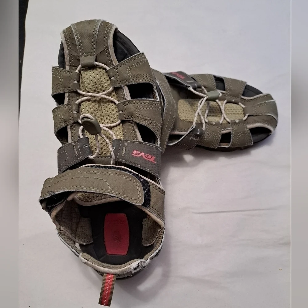 Teva Forebay Men's Sandal Size 7